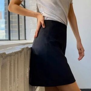 Aritzia Babaton Hopper Faux Suede Mini Skirt sz 6
